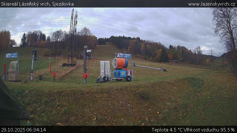 Skiareál Lázeňský vrch - Sjezdovka - 29.10.2025 v 06:34 Skiareál Lázeňský vrch - Sjezdovka - 29.10.2025 v 06:34