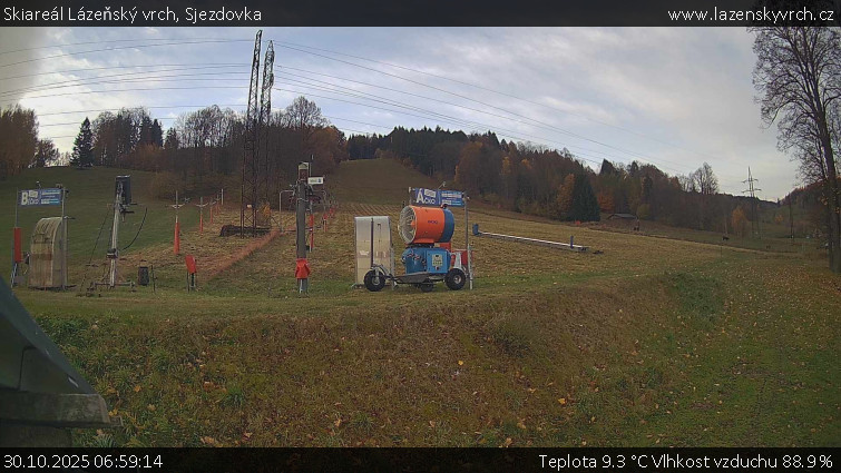 Skiareál Lázeňský vrch - Sjezdovka - 30.10.2025 v 06:59 Skiareál Lázeňský vrch - Sjezdovka - 30.10.2025 v 06:59
