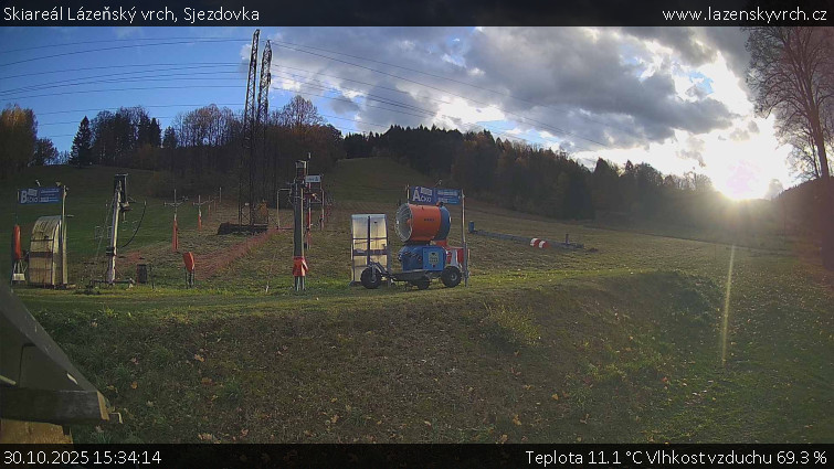Skiareál Lázeňský vrch - Sjezdovka - 30.10.2025 v 15:34 Skiareál Lázeňský vrch - Sjezdovka - 30.10.2025 v 15:34