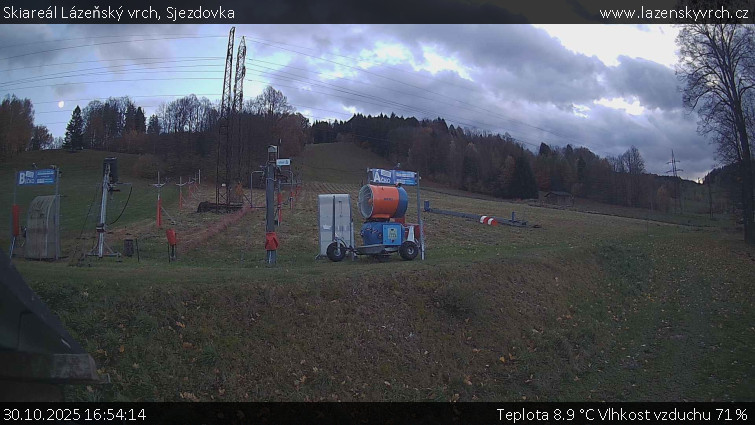 Skiareál Lázeňský vrch - Sjezdovka - 30.10.2025 v 16:54 Skiareál Lázeňský vrch - Sjezdovka - 30.10.2025 v 16:54