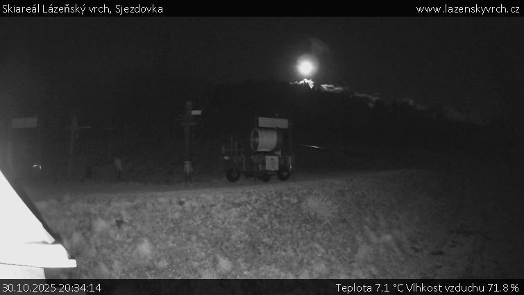 Skiareál Lázeňský vrch - Sjezdovka - 30.10.2025 v 20:34 Skiareál Lázeňský vrch - Sjezdovka - 30.10.2025 v 20:34