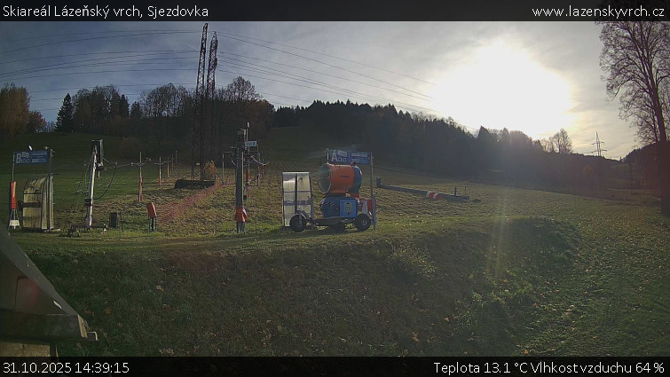 Skiareál Lázeňský vrch - Sjezdovka - 31.10.2025 v 14:39 Skiareál Lázeňský vrch - Sjezdovka - 31.10.2025 v 14:39