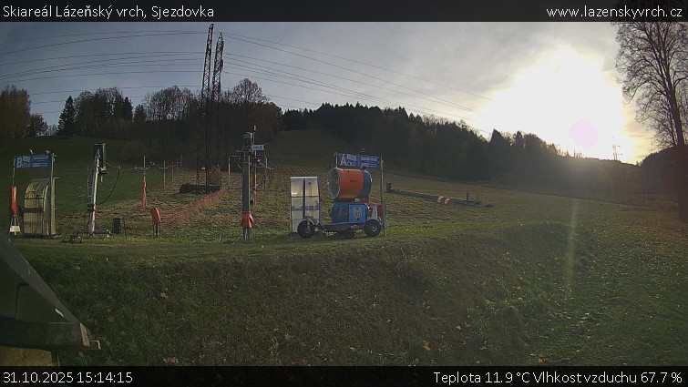 Skiareál Lázeňský vrch - Sjezdovka - 31.10.2025 v 15:14 Skiareál Lázeňský vrch - Sjezdovka - 31.10.2025 v 15:14