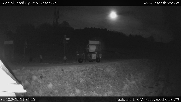 Skiareál Lázeňský vrch - Sjezdovka - 31.10.2025 v 21:34 Skiareál Lázeňský vrch - Sjezdovka - 31.10.2025 v 21:34