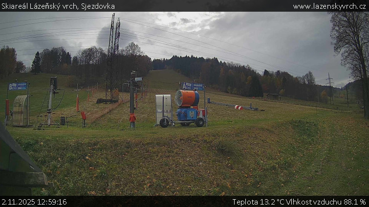 Skiareál Lázeňský vrch - Sjezdovka - 2.11.2025 v 12:59 Skiareál Lázeňský vrch - Sjezdovka - 2.11.2025 v 12:59