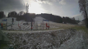 Skiareál Lázeňský vrch - Sjezdovka - 24.11.2025 v 11:49 Skiareál Lázeňský vrch - Sjezdovka - 24.11.2025 v 11:49
