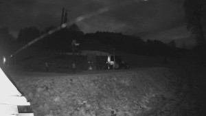 Skiareál Lázeňský vrch - Sjezdovka - 7.12.2025 v 02:04 Skiareál Lázeňský vrch - Sjezdovka - 7.12.2025 v 02:04