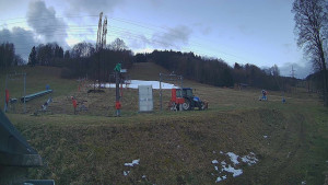 Skiareál Lázeňský vrch - Sjezdovka - 7.12.2025 v 07:39 Skiareál Lázeňský vrch - Sjezdovka - 7.12.2025 v 07:39