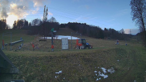 Skiareál Lázeňský vrch - Sjezdovka - 7.12.2025 v 07:59 Skiareál Lázeňský vrch - Sjezdovka - 7.12.2025 v 07:59