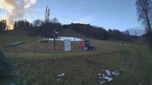 Skiareál Lázeňský vrch - Sjezdovka - 7.12.2025 v 08:04 Skiareál Lázeňský vrch - Sjezdovka - 7.12.2025 v 08:04