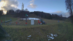 Skiareál Lázeňský vrch - Sjezdovka - 7.12.2025 v 08:24 Skiareál Lázeňský vrch - Sjezdovka - 7.12.2025 v 08:24