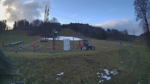 Skiareál Lázeňský vrch - Sjezdovka - 7.12.2025 v 08:29 Skiareál Lázeňský vrch - Sjezdovka - 7.12.2025 v 08:29