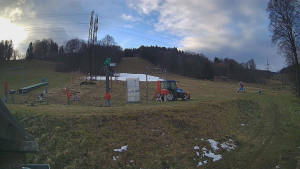 Skiareál Lázeňský vrch - Sjezdovka - 7.12.2025 v 08:39 Skiareál Lázeňský vrch - Sjezdovka - 7.12.2025 v 08:39