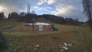 Skiareál Lázeňský vrch - Sjezdovka - 7.12.2025 v 08:44 Skiareál Lázeňský vrch - Sjezdovka - 7.12.2025 v 08:44