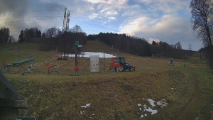 Skiareál Lázeňský vrch - Sjezdovka - 7.12.2025 v 08:54 Skiareál Lázeňský vrch - Sjezdovka - 7.12.2025 v 08:54