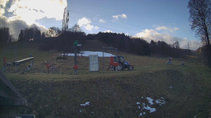 Skiareál Lázeňský vrch - Sjezdovka - 7.12.2025 v 10:24 Skiareál Lázeňský vrch - Sjezdovka - 7.12.2025 v 10:24