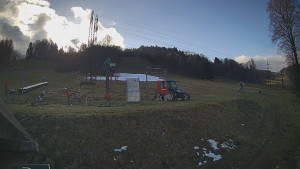 Skiareál Lázeňský vrch - Sjezdovka - 7.12.2025 v 11:04 Skiareál Lázeňský vrch - Sjezdovka - 7.12.2025 v 11:04