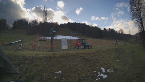 Skiareál Lázeňský vrch - Sjezdovka - 7.12.2025 v 11:44 Skiareál Lázeňský vrch - Sjezdovka - 7.12.2025 v 11:44