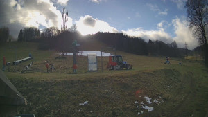 Skiareál Lázeňský vrch - Sjezdovka - 7.12.2025 v 12:14 Skiareál Lázeňský vrch - Sjezdovka - 7.12.2025 v 12:14