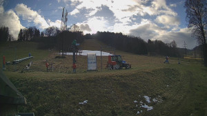 Skiareál Lázeňský vrch - Sjezdovka - 7.12.2025 v 12:34 Skiareál Lázeňský vrch - Sjezdovka - 7.12.2025 v 12:34