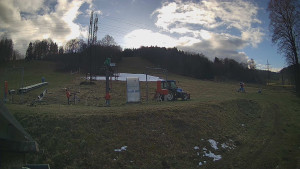 Skiareál Lázeňský vrch - Sjezdovka - 7.12.2025 v 12:44 Skiareál Lázeňský vrch - Sjezdovka - 7.12.2025 v 12:44