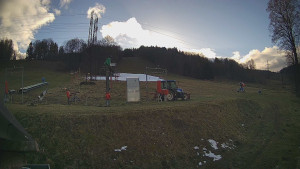 Skiareál Lázeňský vrch - Sjezdovka - 7.12.2025 v 13:09 Skiareál Lázeňský vrch - Sjezdovka - 7.12.2025 v 13:09