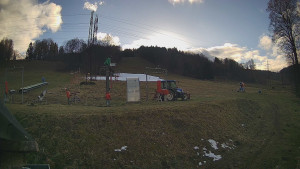 Skiareál Lázeňský vrch - Sjezdovka - 7.12.2025 v 13:14 Skiareál Lázeňský vrch - Sjezdovka - 7.12.2025 v 13:14