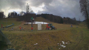 Skiareál Lázeňský vrch - Sjezdovka - 7.12.2025 v 13:54 Skiareál Lázeňský vrch - Sjezdovka - 7.12.2025 v 13:54