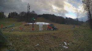 Skiareál Lázeňský vrch - Sjezdovka - 7.12.2025 v 14:54 Skiareál Lázeňský vrch - Sjezdovka - 7.12.2025 v 14:54