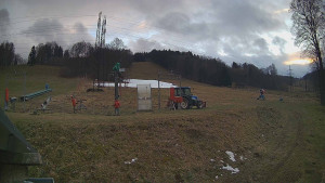 Skiareál Lázeňský vrch - Sjezdovka - 7.12.2025 v 15:34 Skiareál Lázeňský vrch - Sjezdovka - 7.12.2025 v 15:34