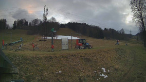 Skiareál Lázeňský vrch - Sjezdovka - 7.12.2025 v 15:39 Skiareál Lázeňský vrch - Sjezdovka - 7.12.2025 v 15:39