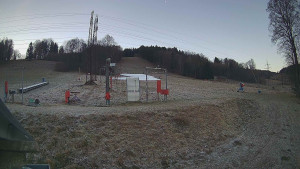 Skiareál Lázeňský vrch - Sjezdovka - 13.12.2025 v 08:09 Skiareál Lázeňský vrch - Sjezdovka - 13.12.2025 v 08:09