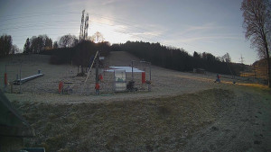 Skiareál Lázeňský vrch - Sjezdovka - 22.12.2025 v 12:01 Skiareál Lázeňský vrch - Sjezdovka - 22.12.2025 v 12:01
