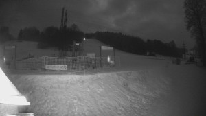 Skiareál Lázeňský vrch - Sjezdovka - 2.2.2026 v 01:44 Skiareál Lázeňský vrch - Sjezdovka - 2.2.2026 v 01:44