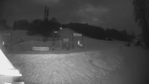 Skiareál Lázeňský vrch - Sjezdovka - 2.2.2026 v 01:49 Skiareál Lázeňský vrch - Sjezdovka - 2.2.2026 v 01:49