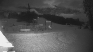 Skiareál Lázeňský vrch - Sjezdovka - 2.2.2026 v 02:14 Skiareál Lázeňský vrch - Sjezdovka - 2.2.2026 v 02:14