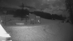 Skiareál Lázeňský vrch - Sjezdovka - 2.2.2026 v 02:24 Skiareál Lázeňský vrch - Sjezdovka - 2.2.2026 v 02:24