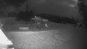 Skiareál Lázeňský vrch - Sjezdovka - 2.2.2026 v 03:54 Skiareál Lázeňský vrch - Sjezdovka - 2.2.2026 v 03:54