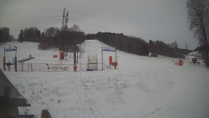 Skiareál Lázeňský vrch - Sjezdovka - 16.2.2026 v 07:54 Skiareál Lázeňský vrch - Sjezdovka - 16.2.2026 v 07:54