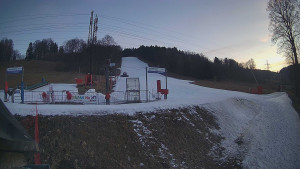 Skiareál Lázeňský vrch - Sjezdovka - 26.2.2026 v 17:29 Skiareál Lázeňský vrch - Sjezdovka - 26.2.2026 v 17:29