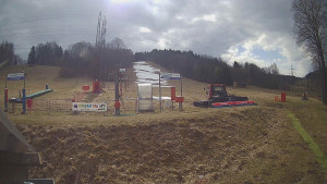 Skiareál Lázeňský vrch - Sjezdovka - 23.3.2026 v 12:05 Skiareál Lázeňský vrch - Sjezdovka - 23.3.2026 v 12:05