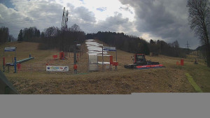 Skiareál Lázeňský vrch - Sjezdovka - 23.3.2026 v 12:45 Skiareál Lázeňský vrch - Sjezdovka - 23.3.2026 v 12:45