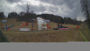 Skiareál Lázeňský vrch - Sjezdovka - 23.3.2026 v 13:05 Skiareál Lázeňský vrch - Sjezdovka - 23.3.2026 v 13:05