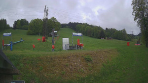 Skiareál Lázeňský vrch - Sjezdovka - 15.5.2026 v 12:09 Skiareál Lázeňský vrch - Sjezdovka - 15.5.2026 v 12:09