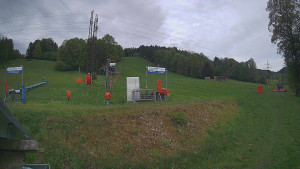 Skiareál Lázeňský vrch - Sjezdovka - 17.5.2026 v 06:04 Skiareál Lázeňský vrch - Sjezdovka - 17.5.2026 v 06:04