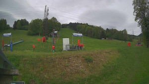 Skiareál Lázeňský vrch - Sjezdovka - 17.5.2026 v 08:04 Skiareál Lázeňský vrch - Sjezdovka - 17.5.2026 v 08:04