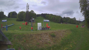 Skiareál Lázeňský vrch - Sjezdovka - 17.5.2026 v 09:44 Skiareál Lázeňský vrch - Sjezdovka - 17.5.2026 v 09:44