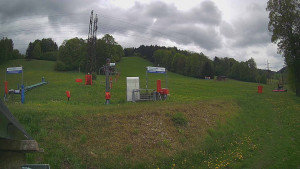 Skiareál Lázeňský vrch - Sjezdovka - 17.5.2026 v 11:14 Skiareál Lázeňský vrch - Sjezdovka - 17.5.2026 v 11:14
