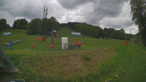 Skiareál Lázeňský vrch - Sjezdovka - 17.5.2026 v 11:39 Skiareál Lázeňský vrch - Sjezdovka - 17.5.2026 v 11:39