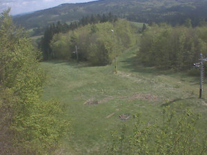 Skiareál Troják - Kamera na svahu B, pohled od chaty - 26.4.2024 v 14:30